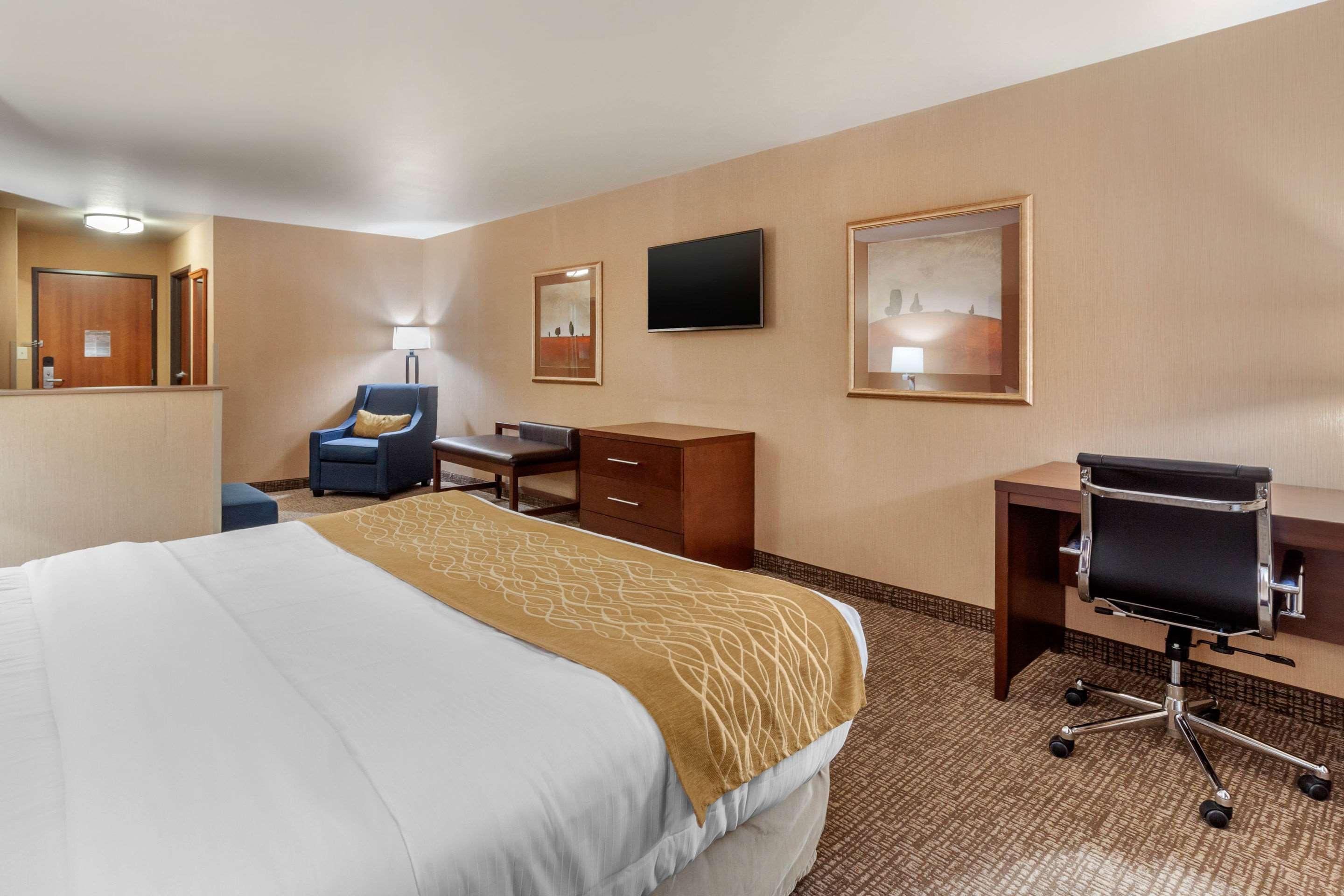 Comfort Inn & Suites Mitchell I-90 Buitenkant foto