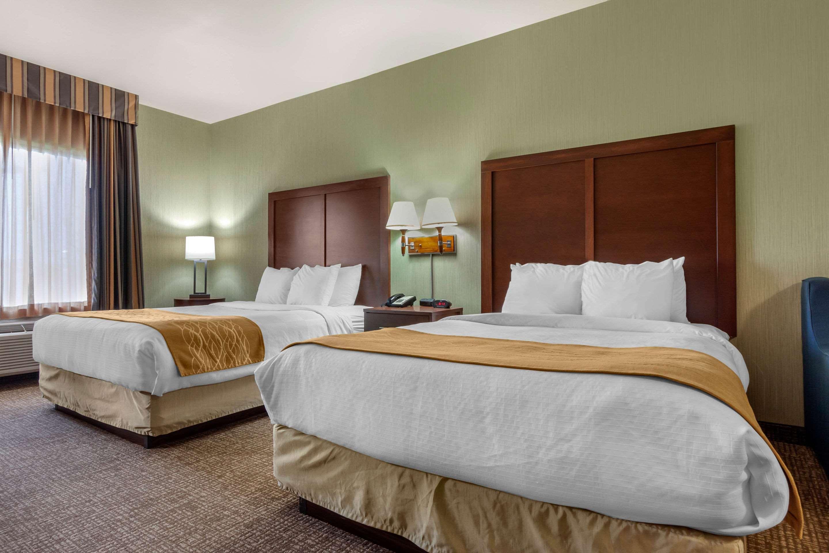 Comfort Inn & Suites Mitchell I-90 Buitenkant foto