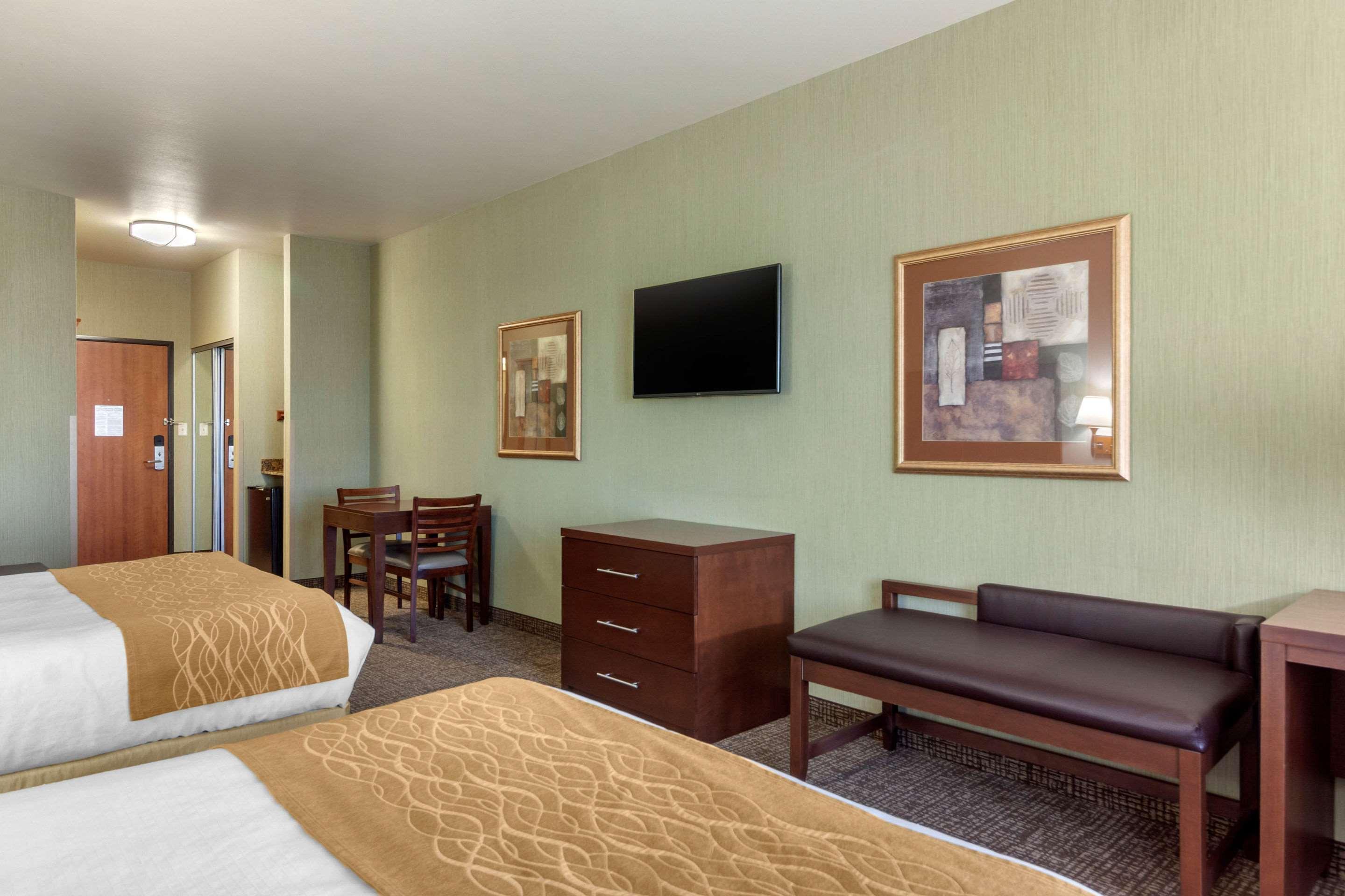 Comfort Inn & Suites Mitchell I-90 Buitenkant foto