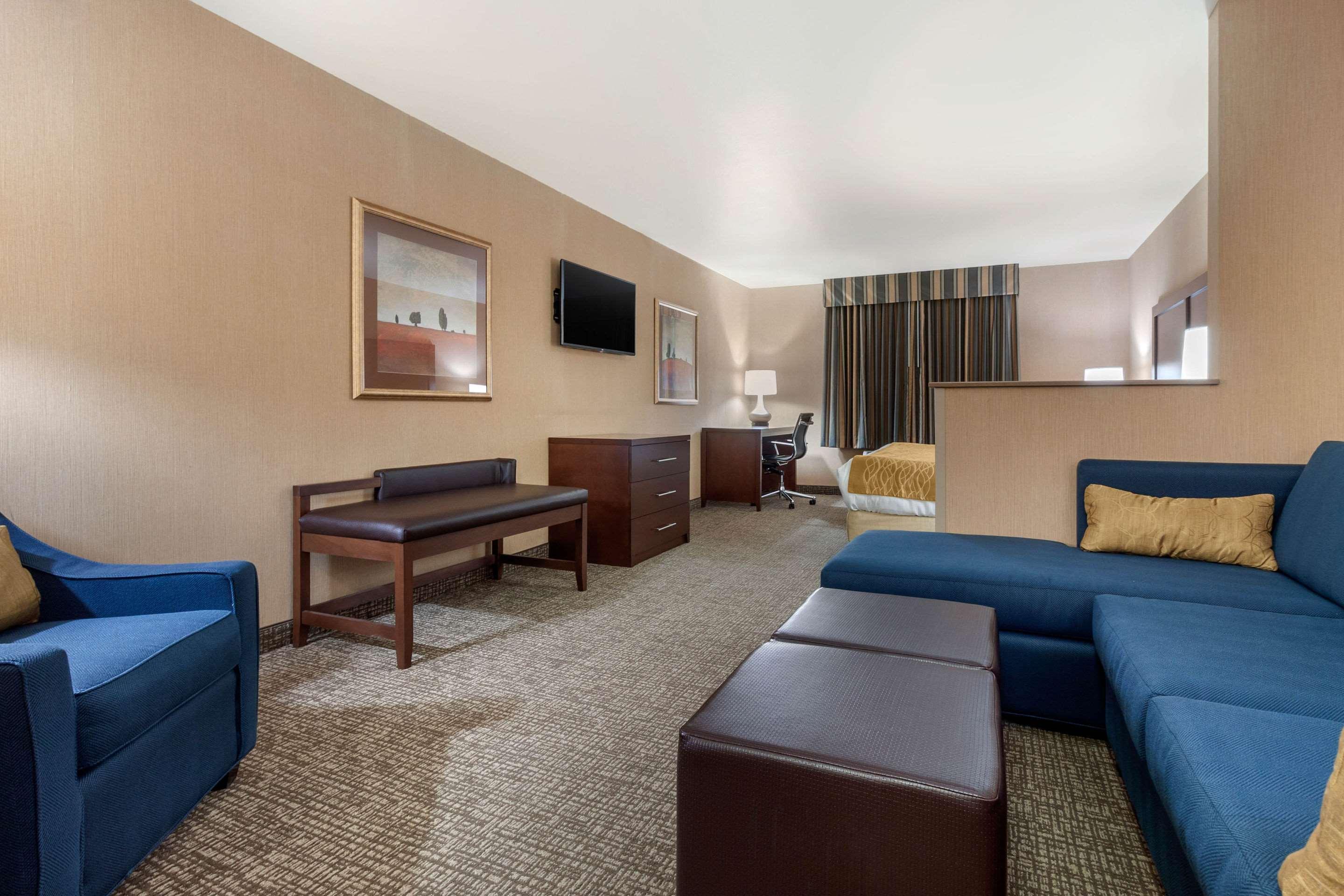 Comfort Inn & Suites Mitchell I-90 Buitenkant foto