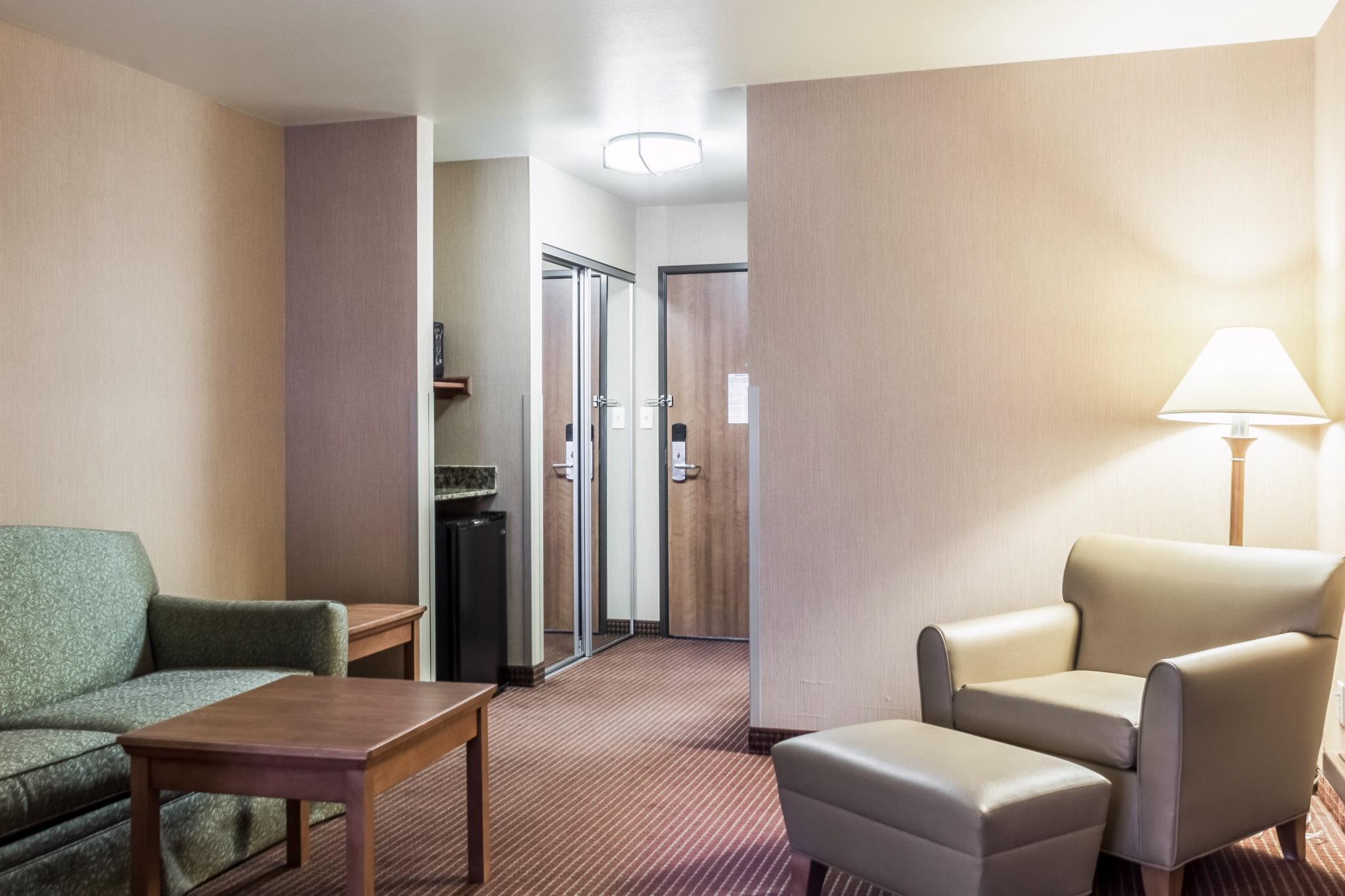 Comfort Inn & Suites Mitchell I-90 Buitenkant foto