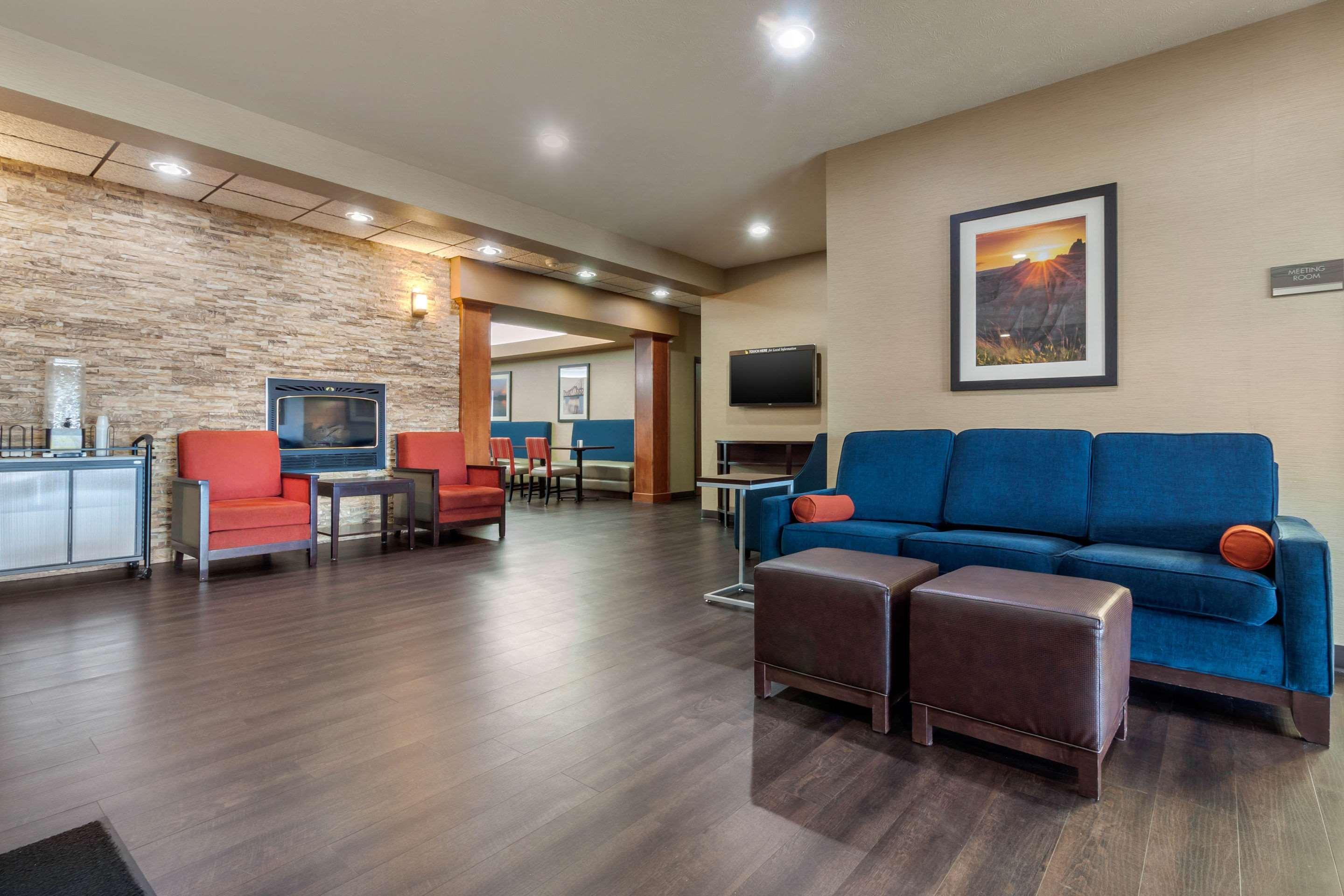 Comfort Inn & Suites Mitchell I-90 Buitenkant foto