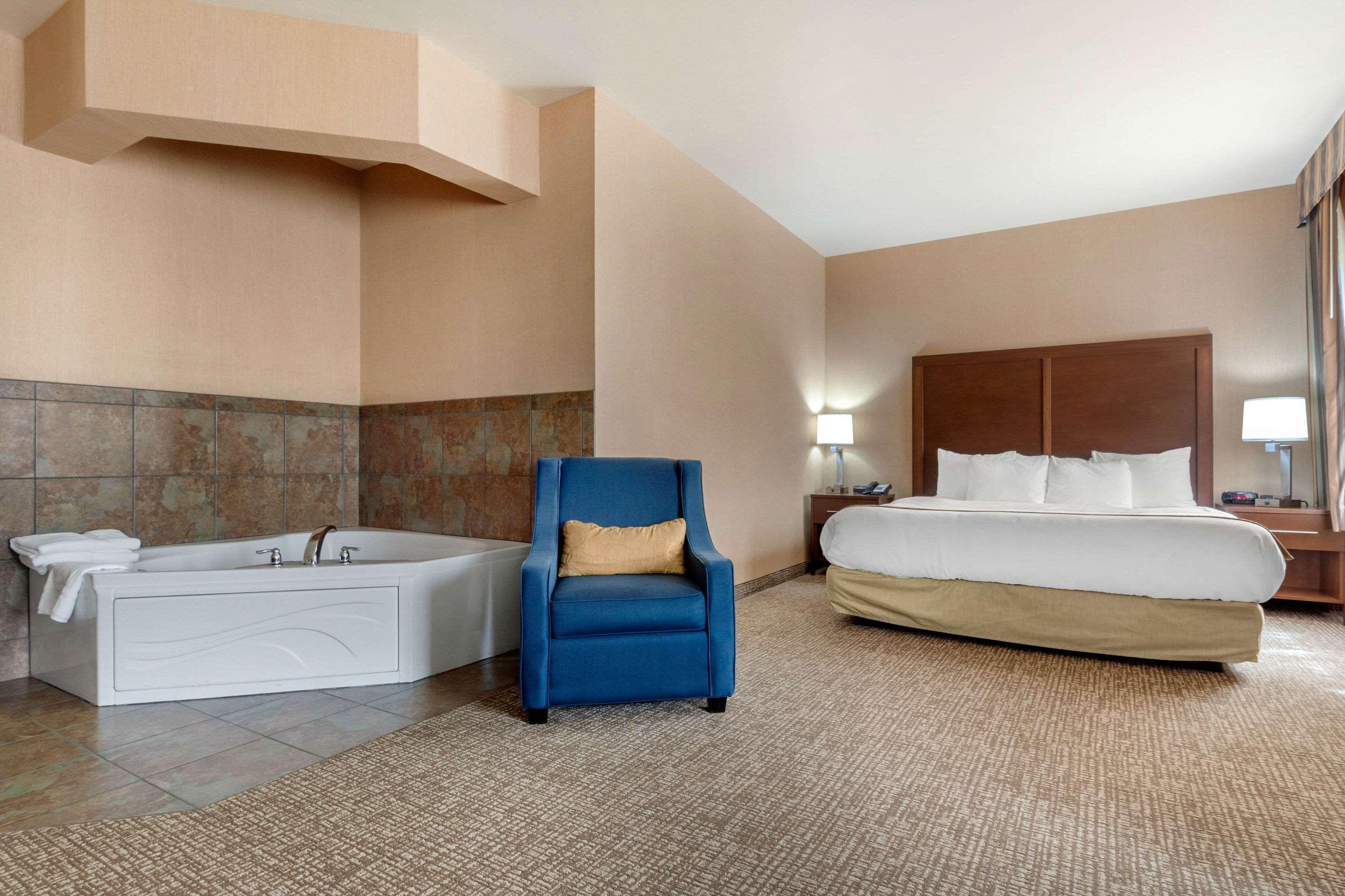 Comfort Inn & Suites Mitchell I-90 Buitenkant foto