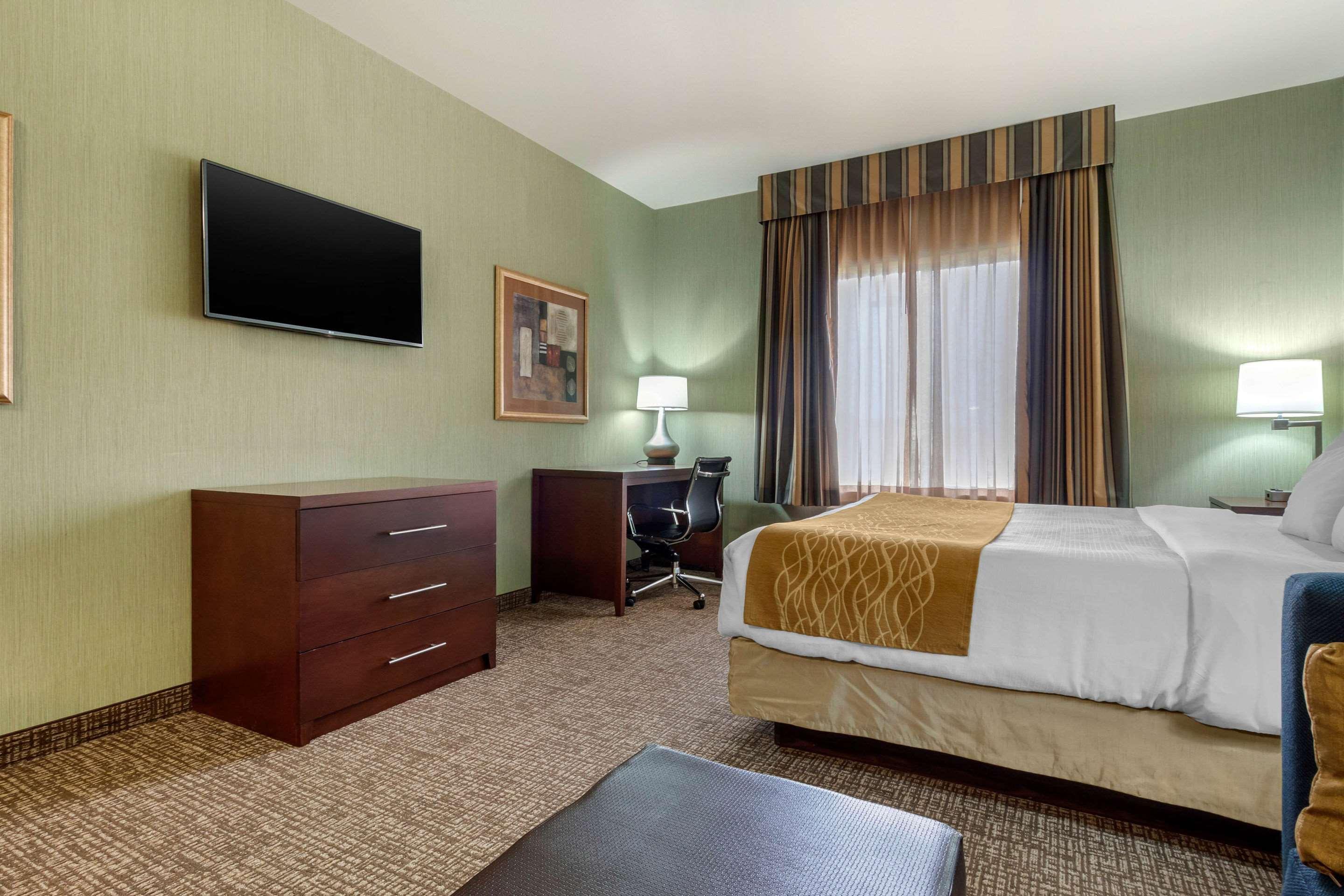 Comfort Inn & Suites Mitchell I-90 Buitenkant foto