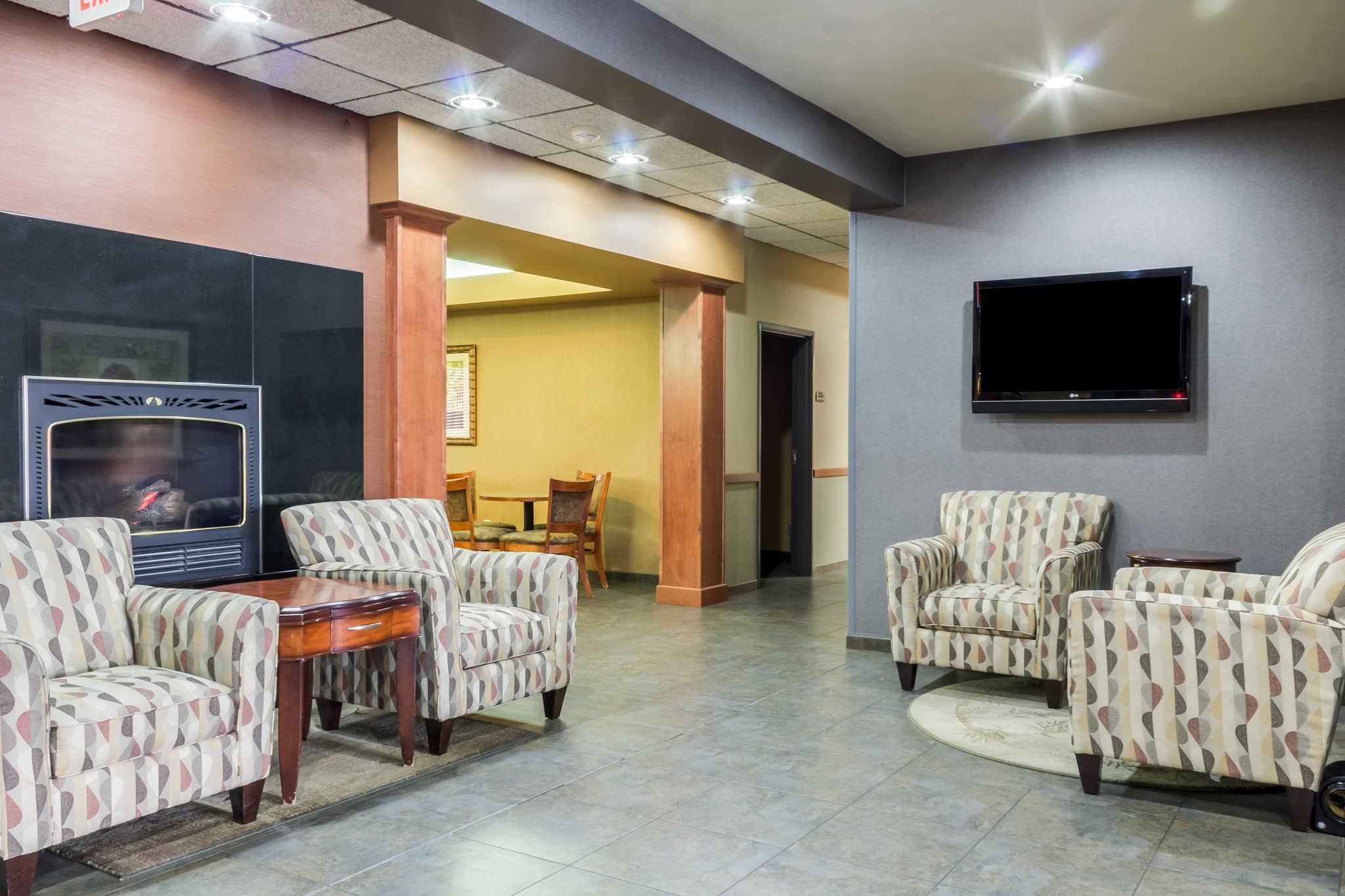 Comfort Inn & Suites Mitchell I-90 Buitenkant foto
