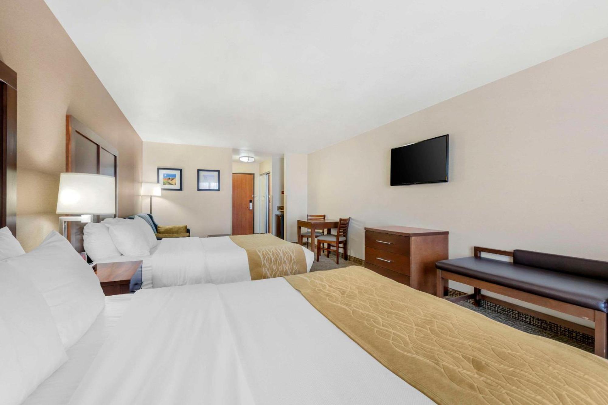 Comfort Inn & Suites Mitchell I-90 Buitenkant foto