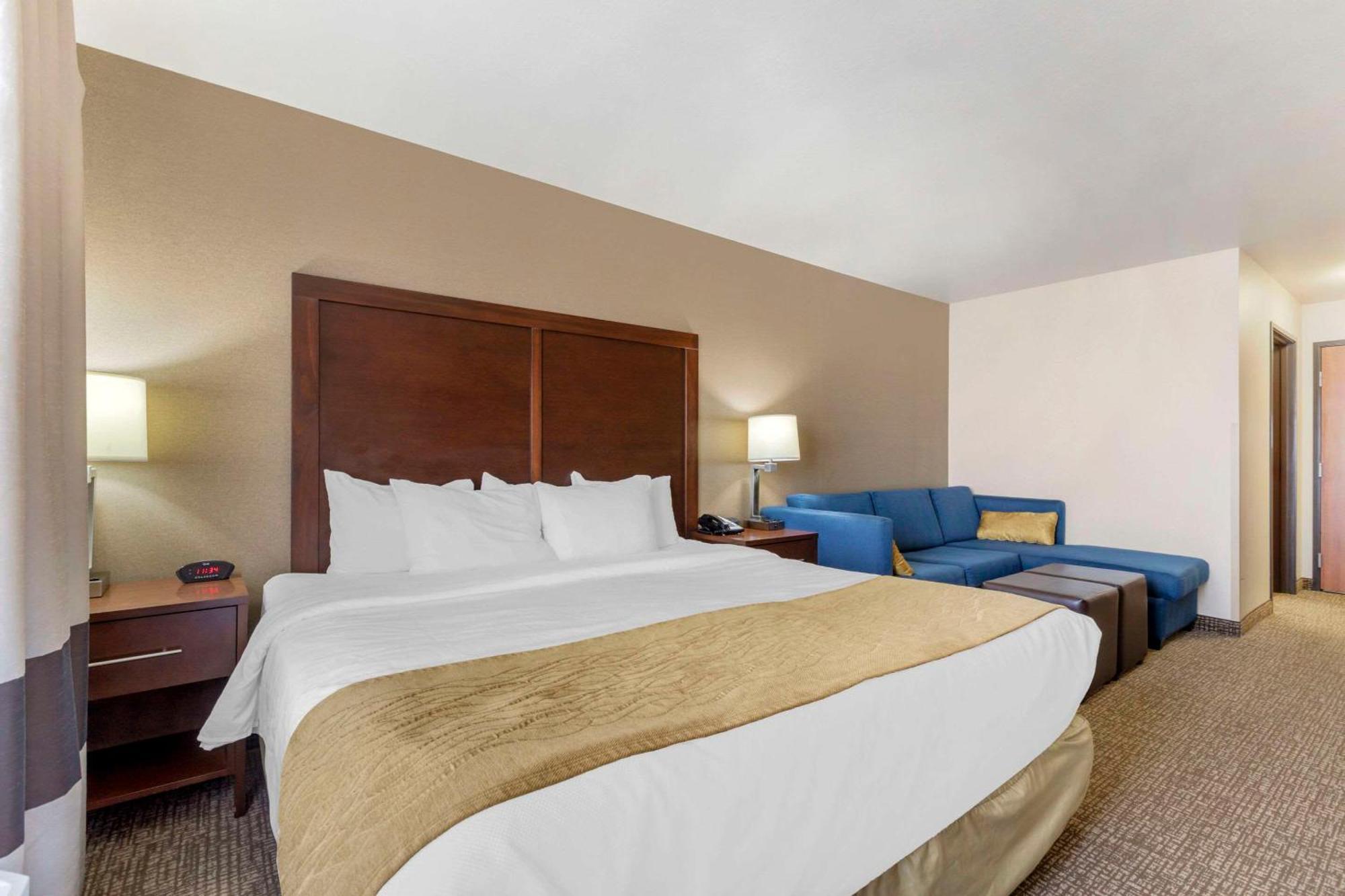 Comfort Inn & Suites Mitchell I-90 Buitenkant foto