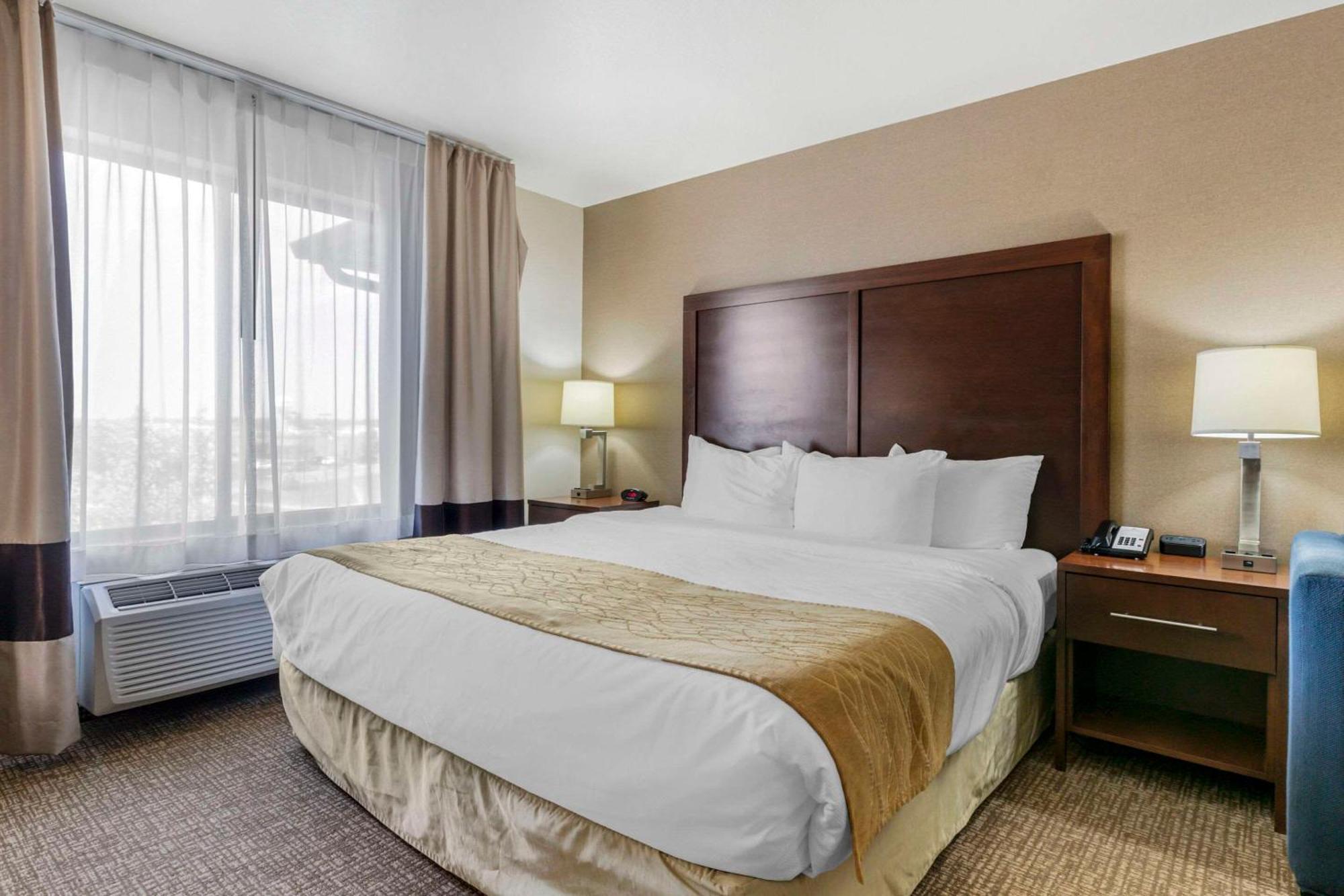 Comfort Inn & Suites Mitchell I-90 Buitenkant foto